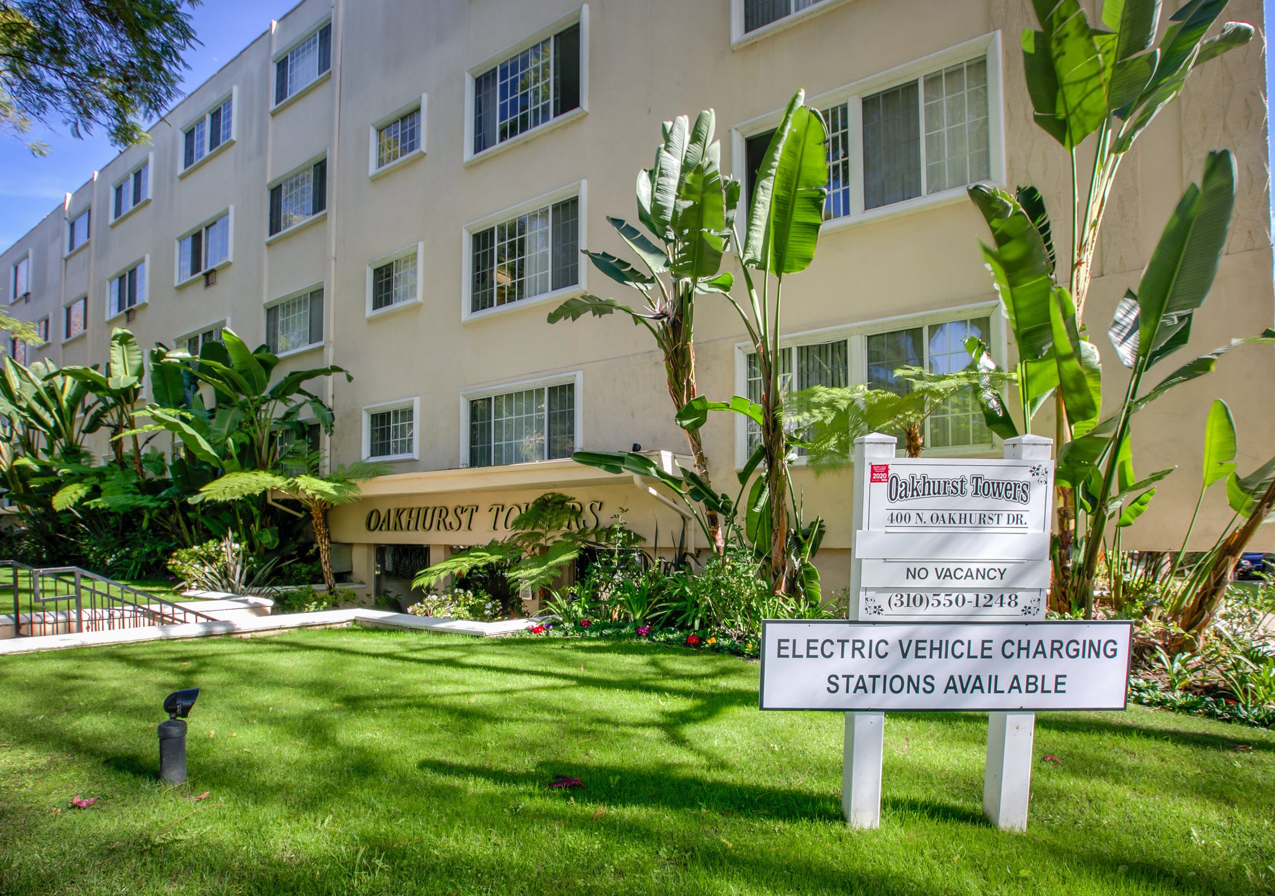 Apartment Building in Beverly Hills